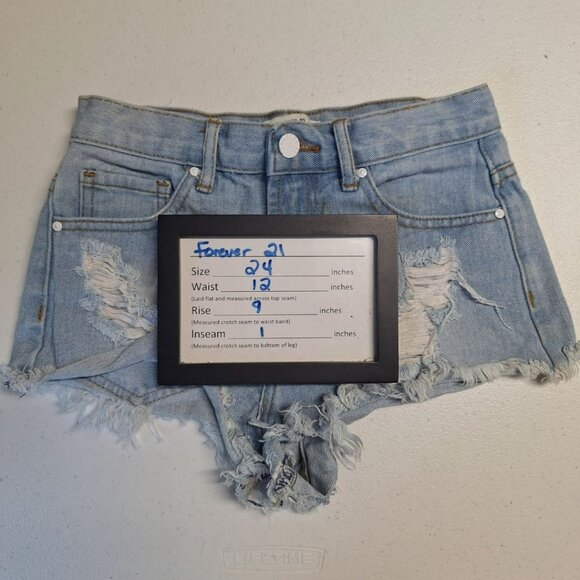 Forever 21 Denim Shorts Hot Pants Cut Off Light Wash Womens Size 24 Distressed - Picture 5 of 9